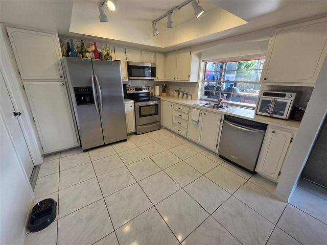 9410 NW 14th Street, Pembroke Pines, FL 33024