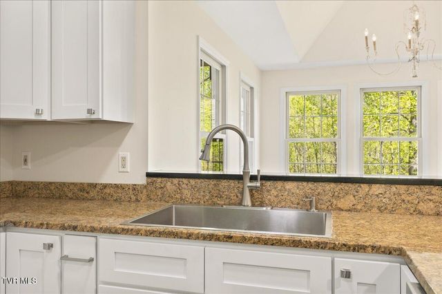 264 Allison Cove Trail, Piney Flats, TN 37686