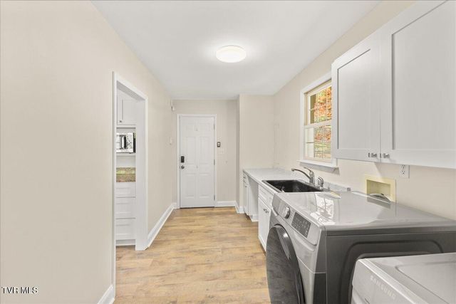 264 Allison Cove Trail, Piney Flats, TN 37686