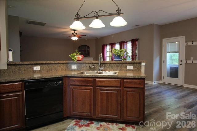 1034 Arrowhead Drive SE, Concord, NC 28025