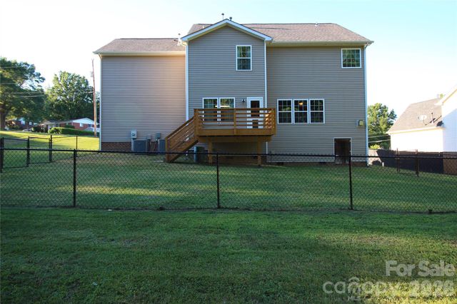 1034 Arrowhead Drive SE, Concord, NC 28025