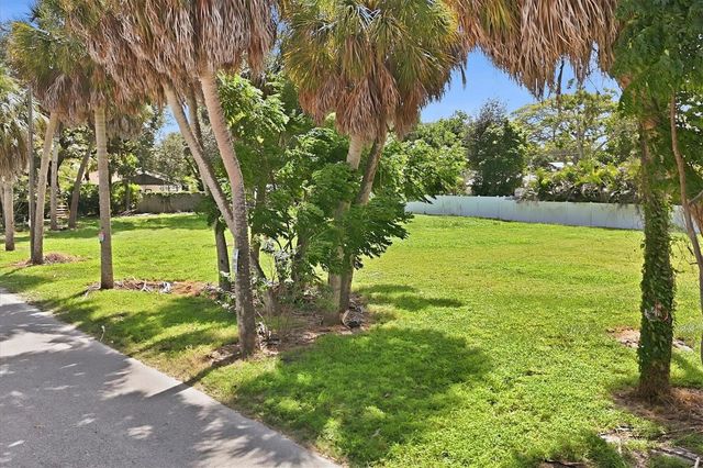 928 22ND STREET, Sarasota, FL 34234