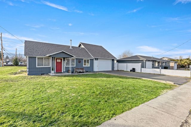 2817 Howard Avenue, Medford, OR 97501