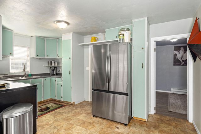 2817 Howard Avenue, Medford, OR 97501