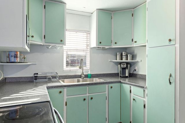 2817 Howard Avenue, Medford, OR 97501