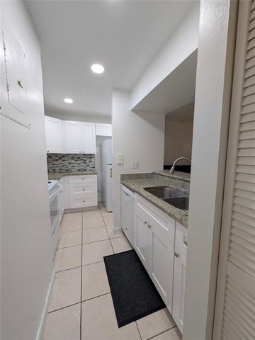 190 HICKORY WOODS COURT 9A, Deltona, FL 32725