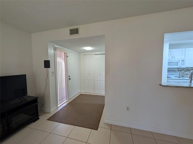 190 HICKORY WOODS COURT 9A, Deltona, FL 32725