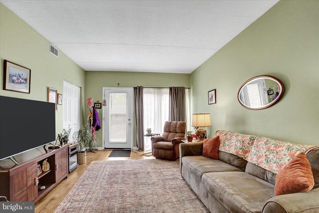 505 CHERRINGTON DR, Harrisburg, PA 17110