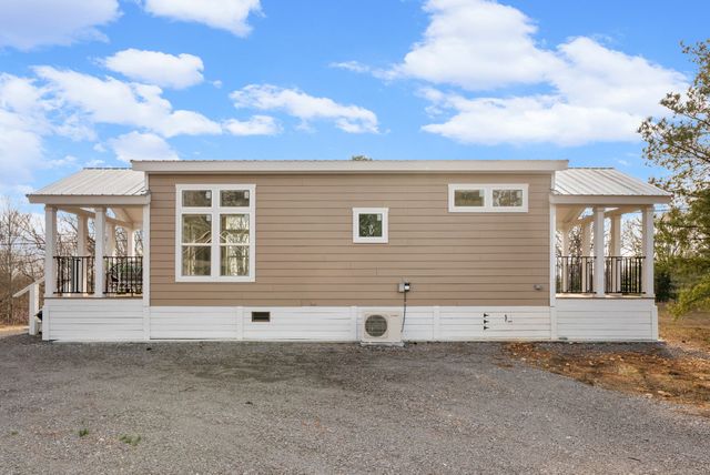 102 Thomas Rd, Dover, TN 37058