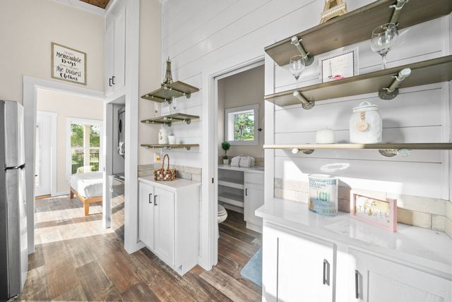 102 Thomas Rd, Dover, TN 37058