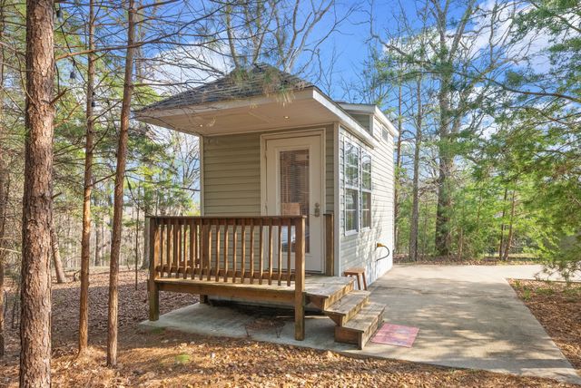 102 Thomas Rd, Dover, TN 37058