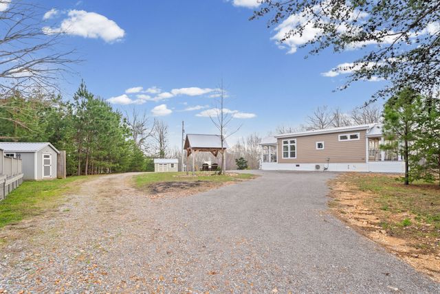 102 Thomas Rd, Dover, TN 37058