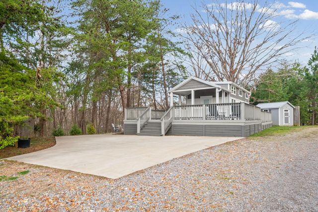 102 Thomas Rd, Dover, TN 37058