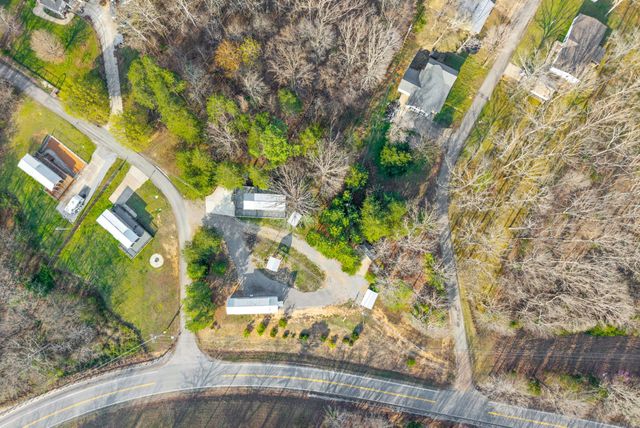102 Thomas Rd, Dover, TN 37058