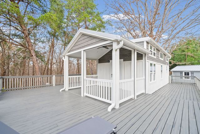 102 Thomas Rd, Dover, TN 37058