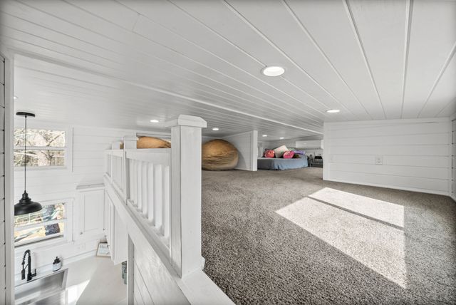 102 Thomas Rd, Dover, TN 37058