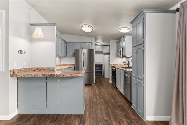 6480 Stonelodge Rd, Nine Mile Falls, WA 99026