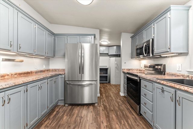 6480 Stonelodge Rd, Nine Mile Falls, WA 99026