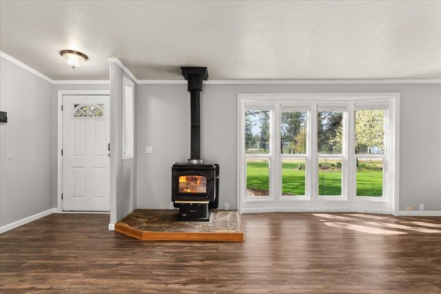 6480 Stonelodge Rd, Nine Mile Falls, WA 99026