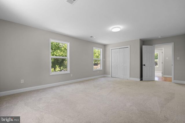 1501 PINE GROVE RD, Capitol Heights, MD 20743