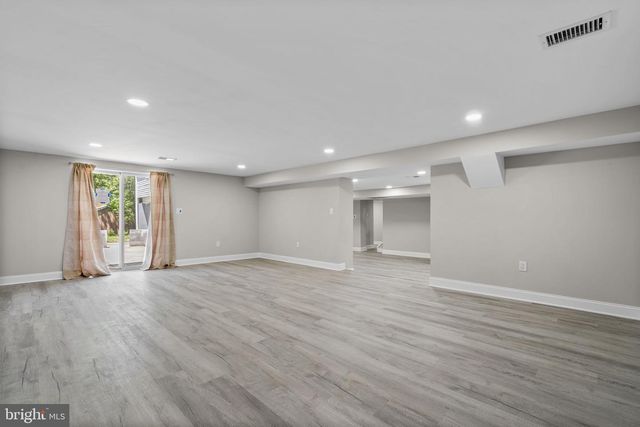 1501 PINE GROVE RD, Capitol Heights, MD 20743