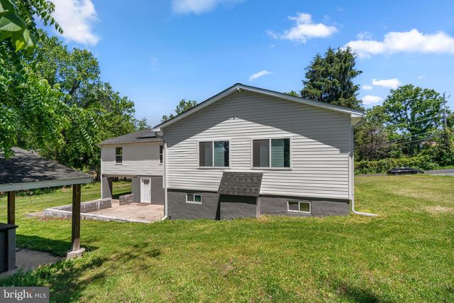 1501 PINE GROVE RD, Capitol Heights, MD 20743