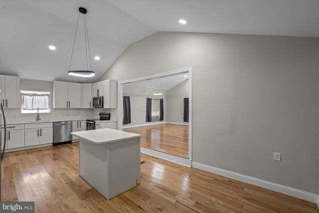 1501 PINE GROVE RD, Capitol Heights, MD 20743