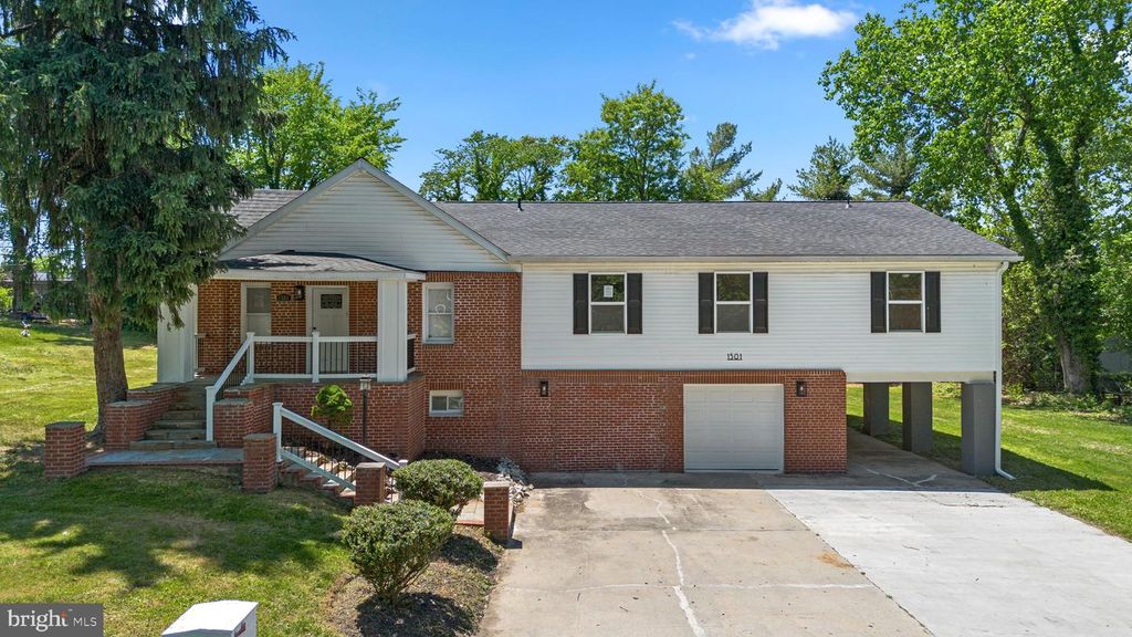 1501 PINE GROVE RD, Capitol Heights, MD 20743