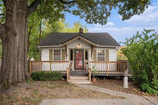 9026 Haskins Street, Lenexa, KS 66215