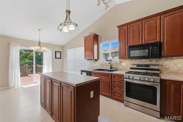 48 Aspen Ridge Court, St Peters, MO 63376