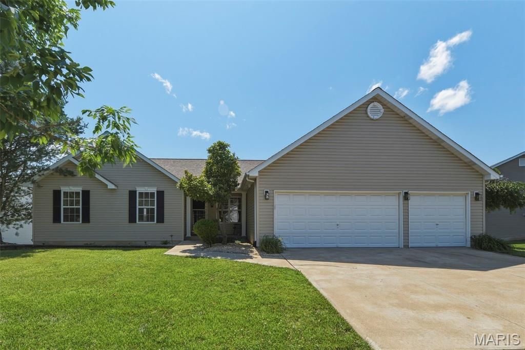48 Aspen Ridge Court, St Peters, MO 63376