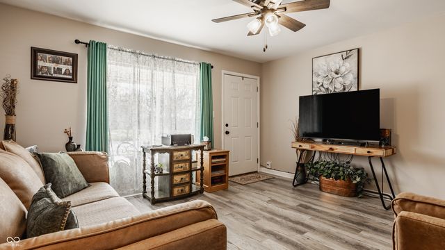 698 Indianapolis Road, Mooresville, IN 46158