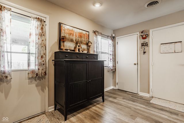 698 Indianapolis Road, Mooresville, IN 46158