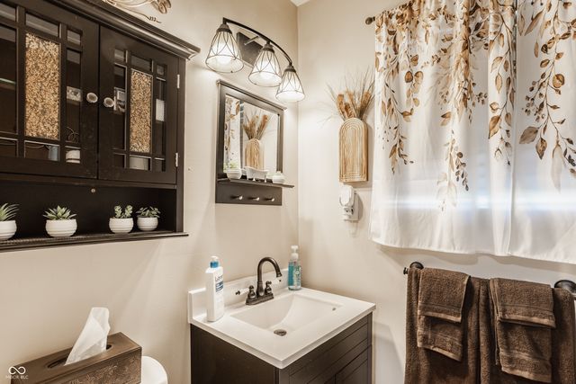 698 Indianapolis Road, Mooresville, IN 46158