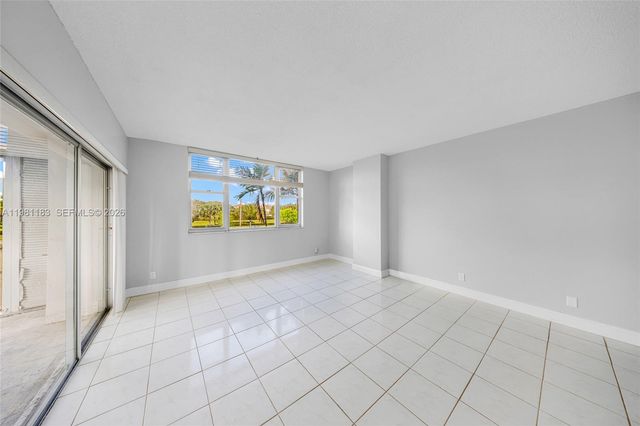4350 Hillcrest Dr 200, Hollywood, FL 33021