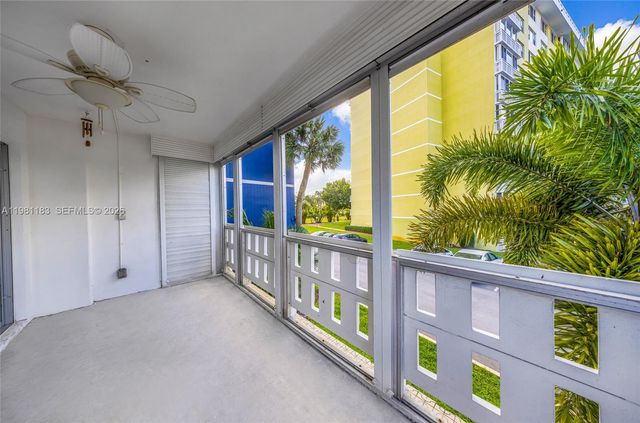4350 Hillcrest Dr 200, Hollywood, FL 33021