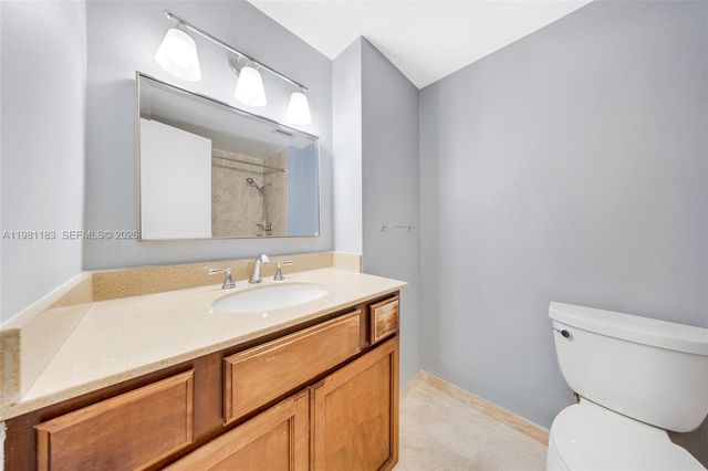 4350 Hillcrest Dr 200, Hollywood, FL 33021