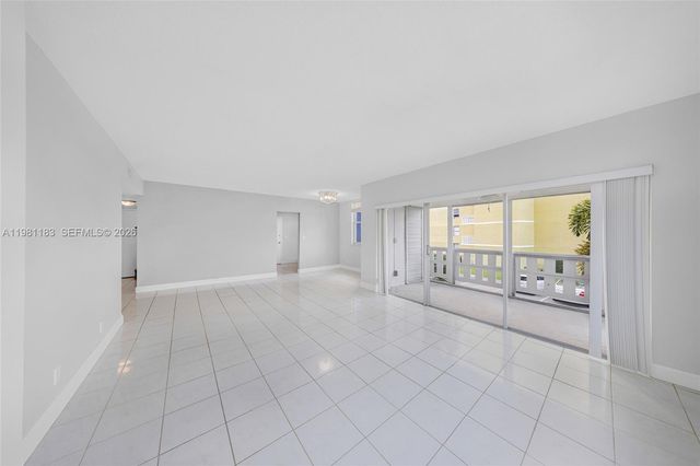 4350 Hillcrest Dr 200, Hollywood, FL 33021