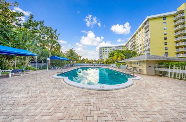 4350 Hillcrest Dr 200, Hollywood, FL 33021