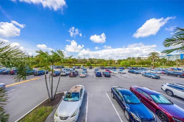 4350 Hillcrest Dr 200, Hollywood, FL 33021