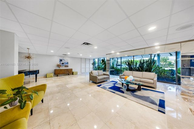 4350 Hillcrest Dr 200, Hollywood, FL 33021