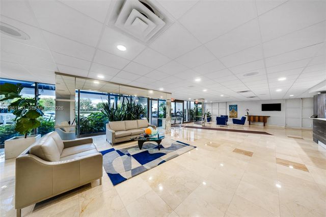 4350 Hillcrest Dr 200, Hollywood, FL 33021