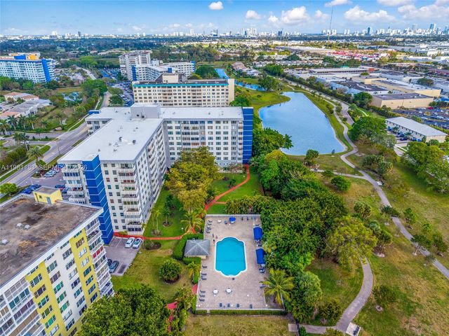 4350 Hillcrest Dr 200, Hollywood, FL 33021