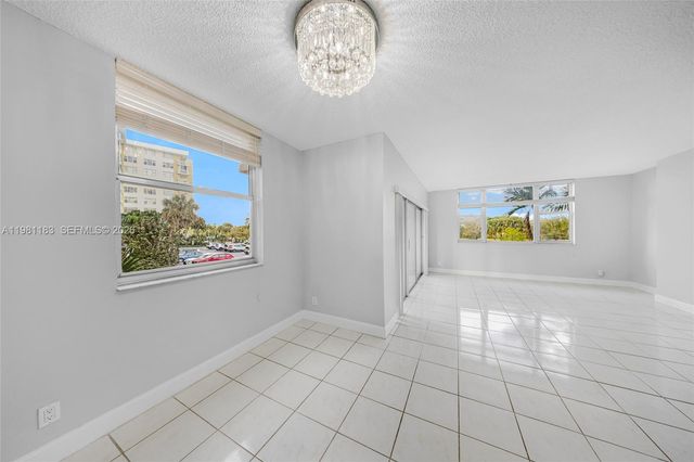 4350 Hillcrest Dr 200, Hollywood, FL 33021