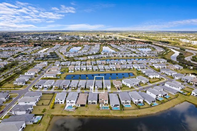 8345 Fishers Island Way, Boca Raton, FL 33434