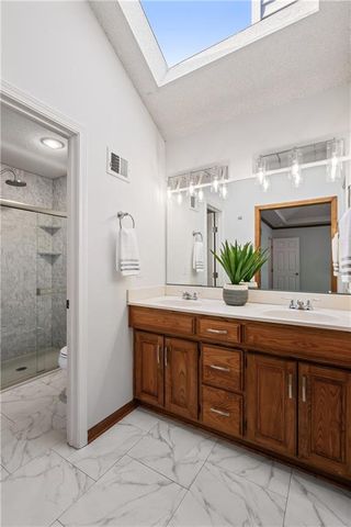 1042 E Millview Circle, Olathe, KS 66061