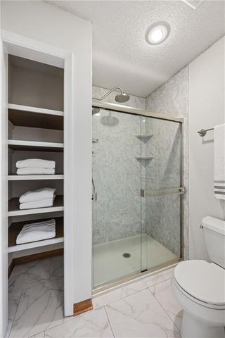 1042 E Millview Circle, Olathe, KS 66061