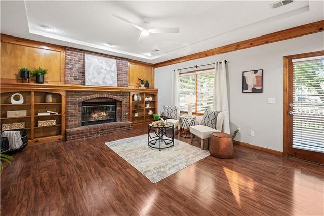 1042 E Millview Circle, Olathe, KS 66061
