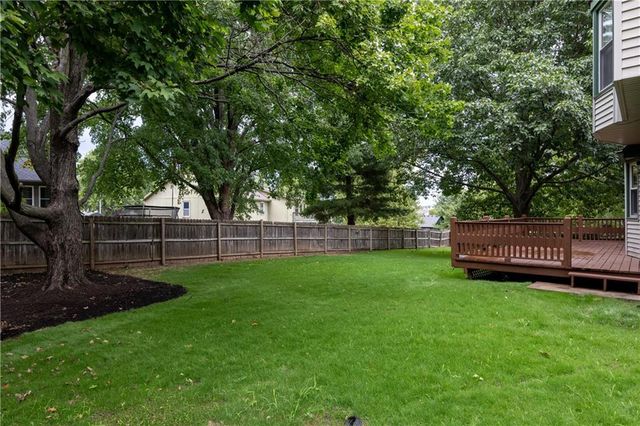 1042 E Millview Circle, Olathe, KS 66061