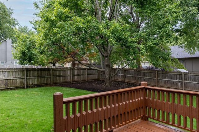 1042 E Millview Circle, Olathe, KS 66061